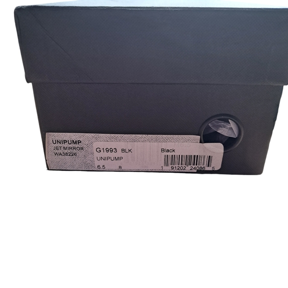 COACH UNI PUMP KITTEN HEELS. - Picture 8 of 8